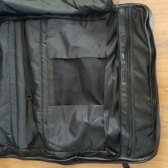 Givenchy Garment Travel Bag, Vintage Leather, Rare, Excellent Condition! - Picture 7 of 11